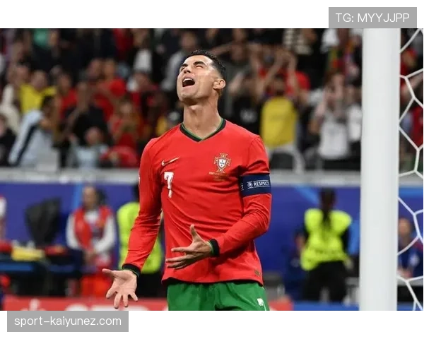 C罗如何通过提升边路传中效率压制防线并主导关键战局？