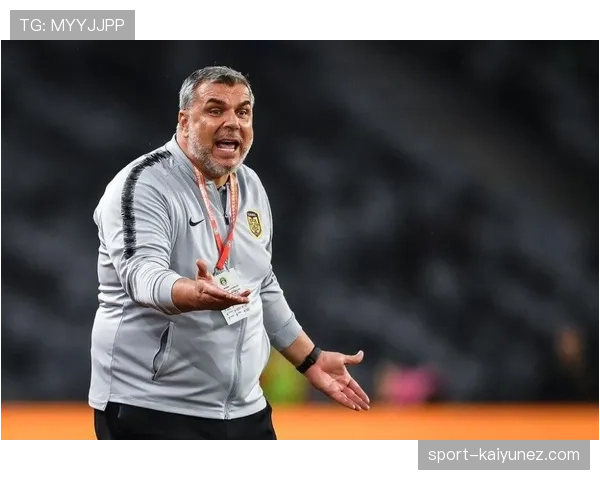 奥斯卡·皮斯托瑞斯，赛场上光芒万丈，新闻里全是法庭镜头和传闻，怎么看都像明星翻车现场