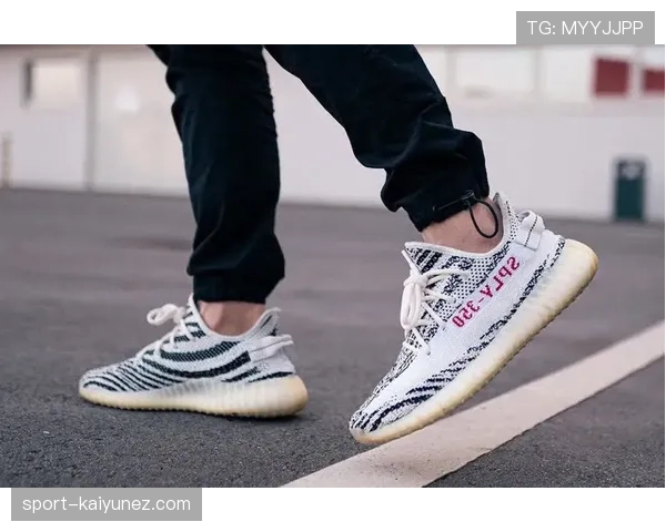 张本智和去店里试鞋那架势，感觉不像在买球鞋像在挑游艇