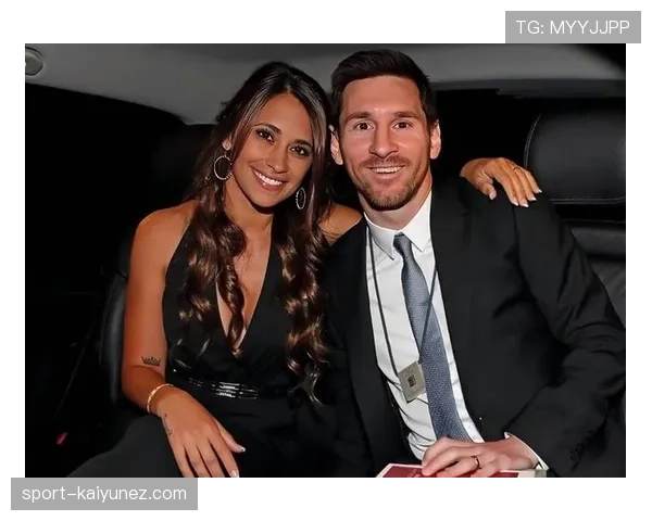 梅西又晒度假照，泳池别墅孩子在草坪上打闹，我还在算月底房租