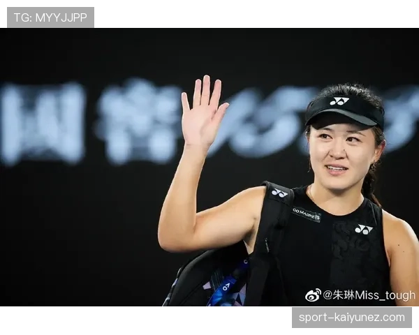 朱琳训练完直接啃鸡腿？这自律人设有点绷不住了